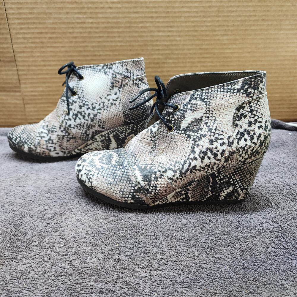 Pierre Dumas Faux Snakeskin wedge lace Booties shoes womens size 8 b51
